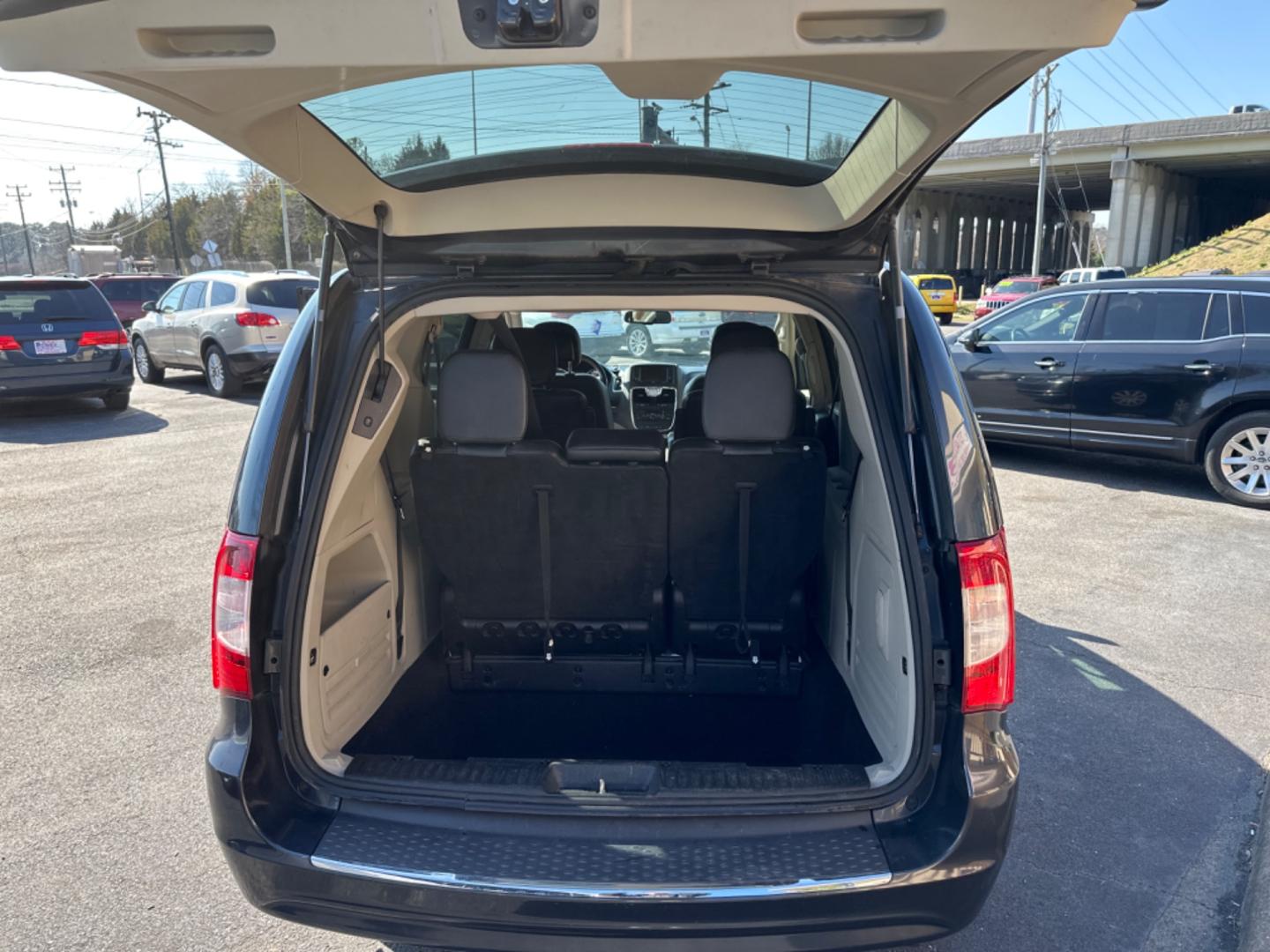 2014 Black Chrysler Town & Country (2C4RC1BG1ER) , located at 5700 Curlew Drive, Norfolk, VA, 23502, (757) 455-6330, 36.841885, -76.209412 - Photo#12